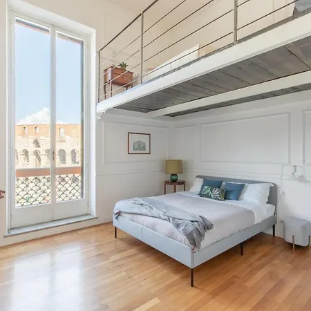 Iflat Unforgettable In Front Of Colosseum Rome