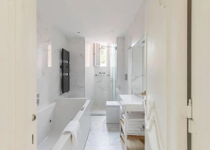 Iflat Unforgettable In Front Of Colosseum *