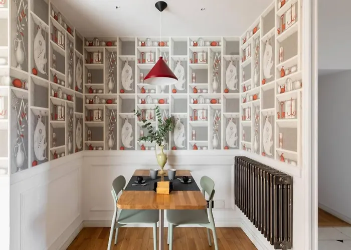 Iflat Unforgettable In Front Of Colosseum